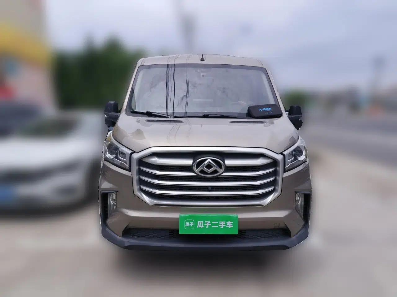 SAIC MAXUS Xintu V90 2022 2.0T AMT Yunjie Front-Wheel-Drive Short Wheelbase Mid-Roof Design with Single Rear Tire and 6 Seats — миниатюра 2