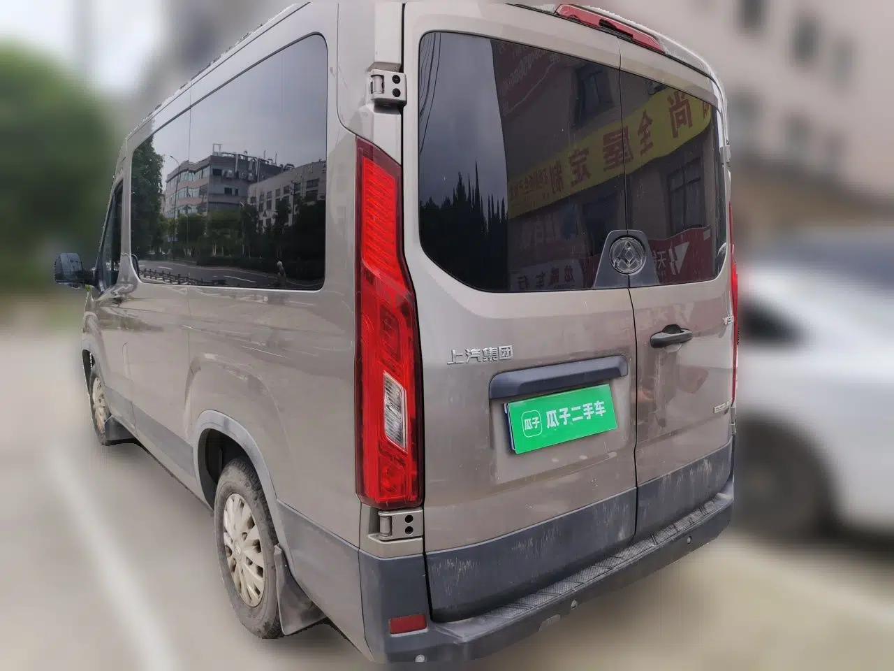 SAIC MAXUS Xintu V90 2022 2.0T AMT Yunjie Front-Wheel-Drive Short Wheelbase Mid-Roof Design with Single Rear Tire and 6 Seats — миниатюра 4