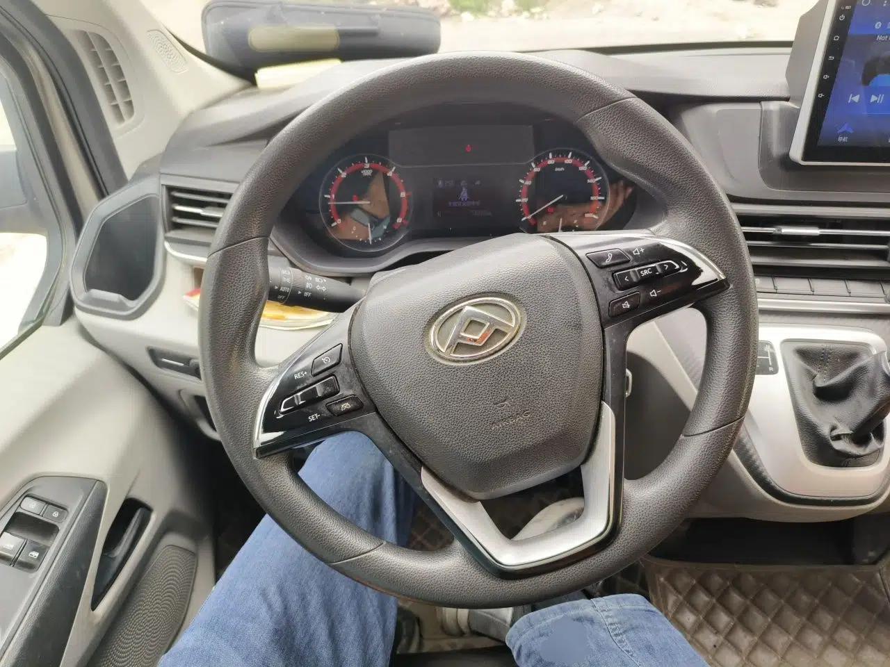 SAIC MAXUS Xintu V90 2022 2.0T AMT Yunjie Front-Wheel-Drive Short Wheelbase Mid-Roof Design with Single Rear Tire and 6 Seats — миниатюра 10
