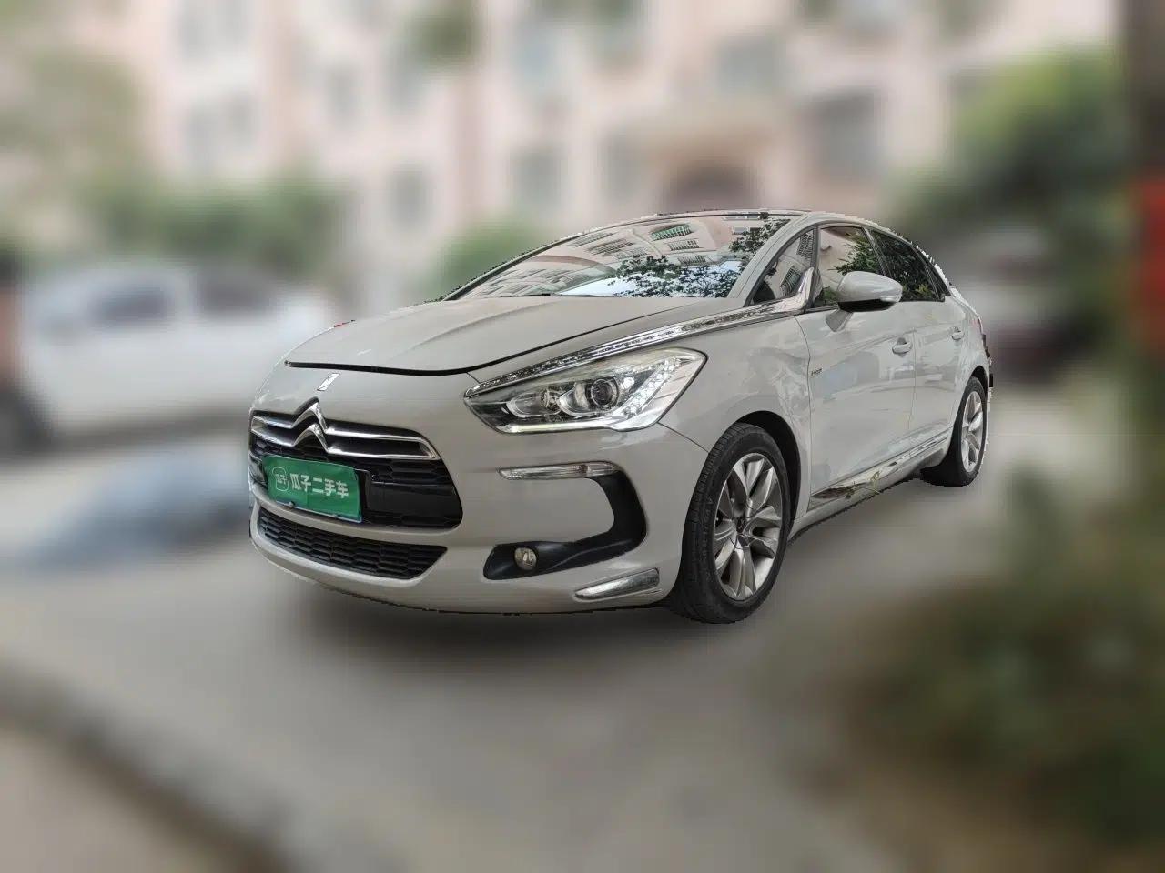 DS 5 2014 1.6T Luxury Edition THP160 — миниатюра 1