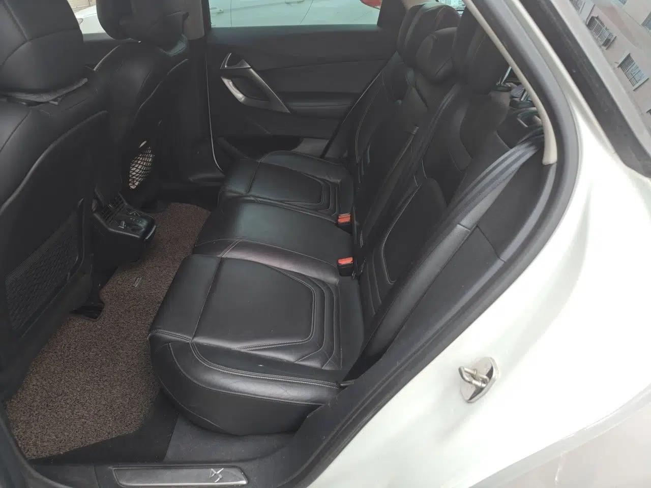 DS 5 2014 1.6T Luxury Edition THP160 — миниатюра 17