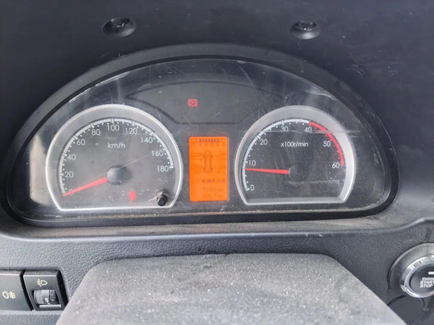Dongfeng Yufeng 2021 2.4T Rear-Drive Logistics Vehicle Long Wheelbase High Roof Dual Rear Tires 6–9 Seats China VI Emission Standard YCY24140-60 — миниатюра 11