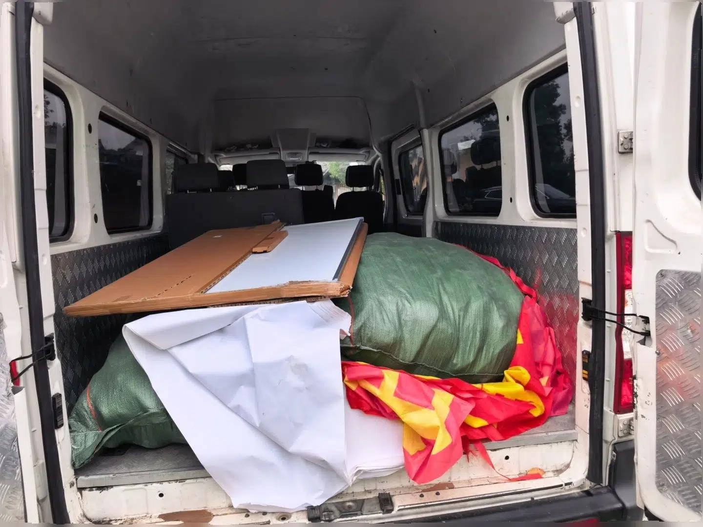Dongfeng Yufeng 2021 2.4T Rear-Drive Logistics Vehicle Long Wheelbase High Roof Dual Rear Tires 6–9 Seats China VI Emission Standard YCY24140-60 — миниатюра 19