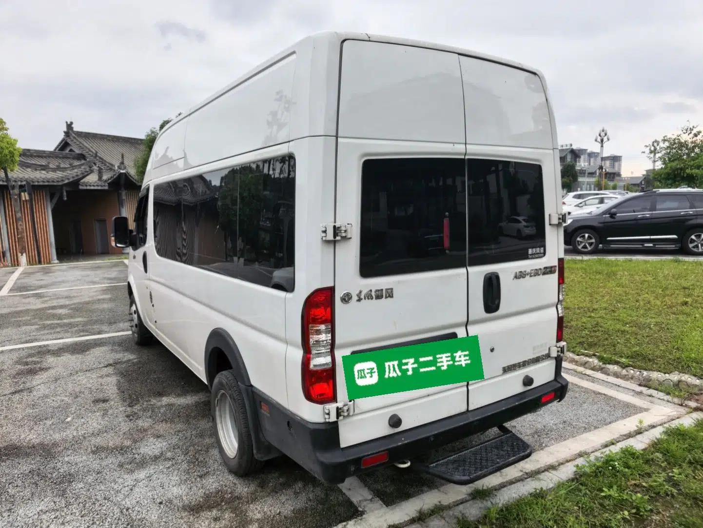 Dongfeng Yufeng 2021 2.4T Rear-Drive Logistics Vehicle Long Wheelbase High Roof Dual Rear Tires 6–9 Seats China VI Emission Standard YCY24140-60 — миниатюра 4
