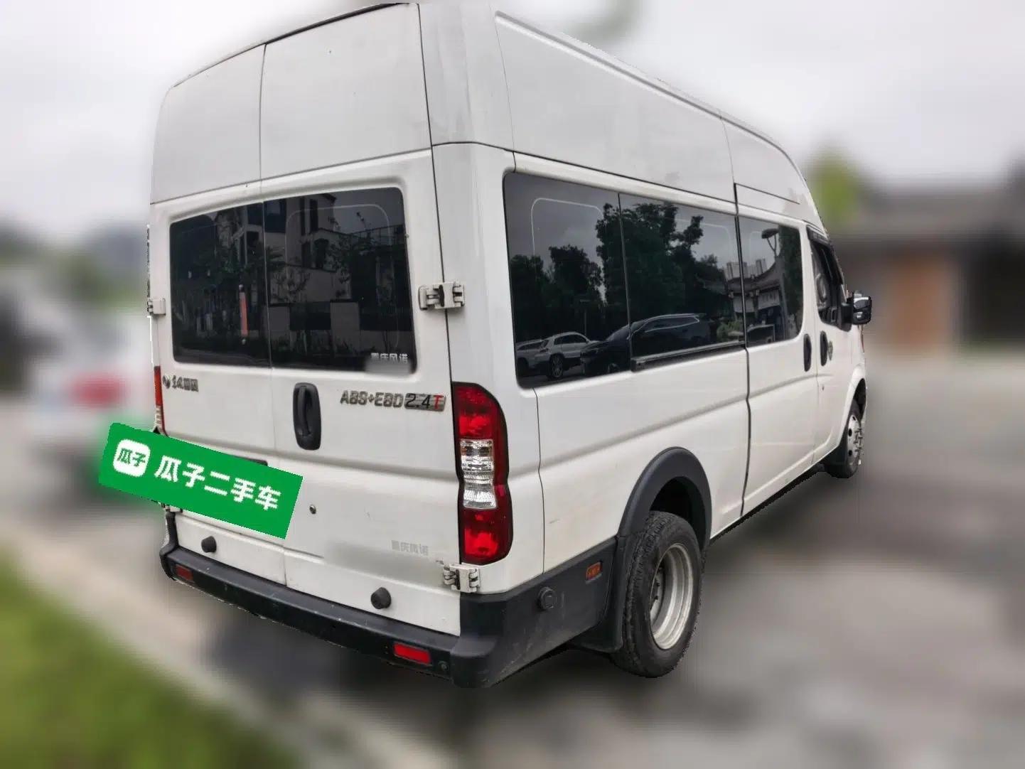 Dongfeng Yufeng 2021 2.4T Rear-Drive Logistics Vehicle Long Wheelbase High Roof Dual Rear Tires 6–9 Seats China VI Emission Standard YCY24140-60 — миниатюра 6