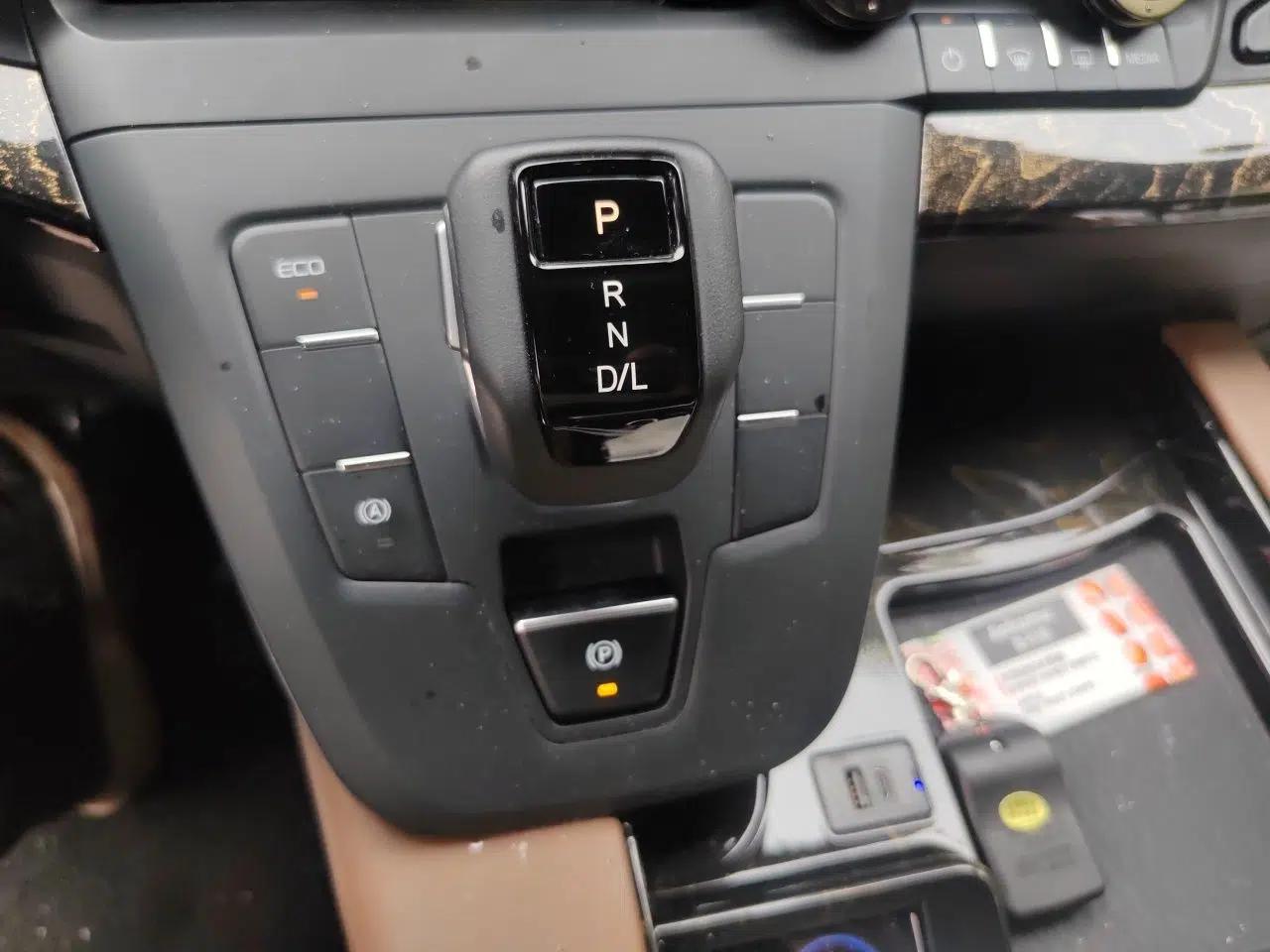 Ford Tourneo Custom — миниатюра 14