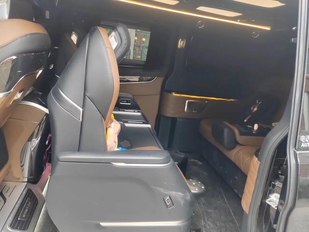 Ford Tourneo Custom — миниатюра 17