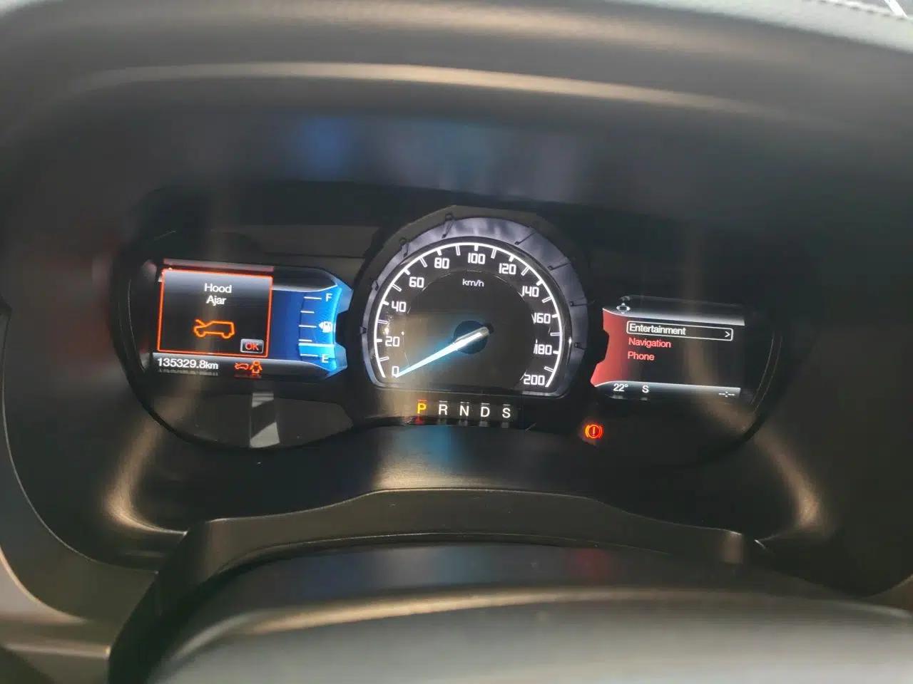 Ford Everest 2016 2.0T Gasoline Automatic 4x4 Luxury Edition — миниатюра 11