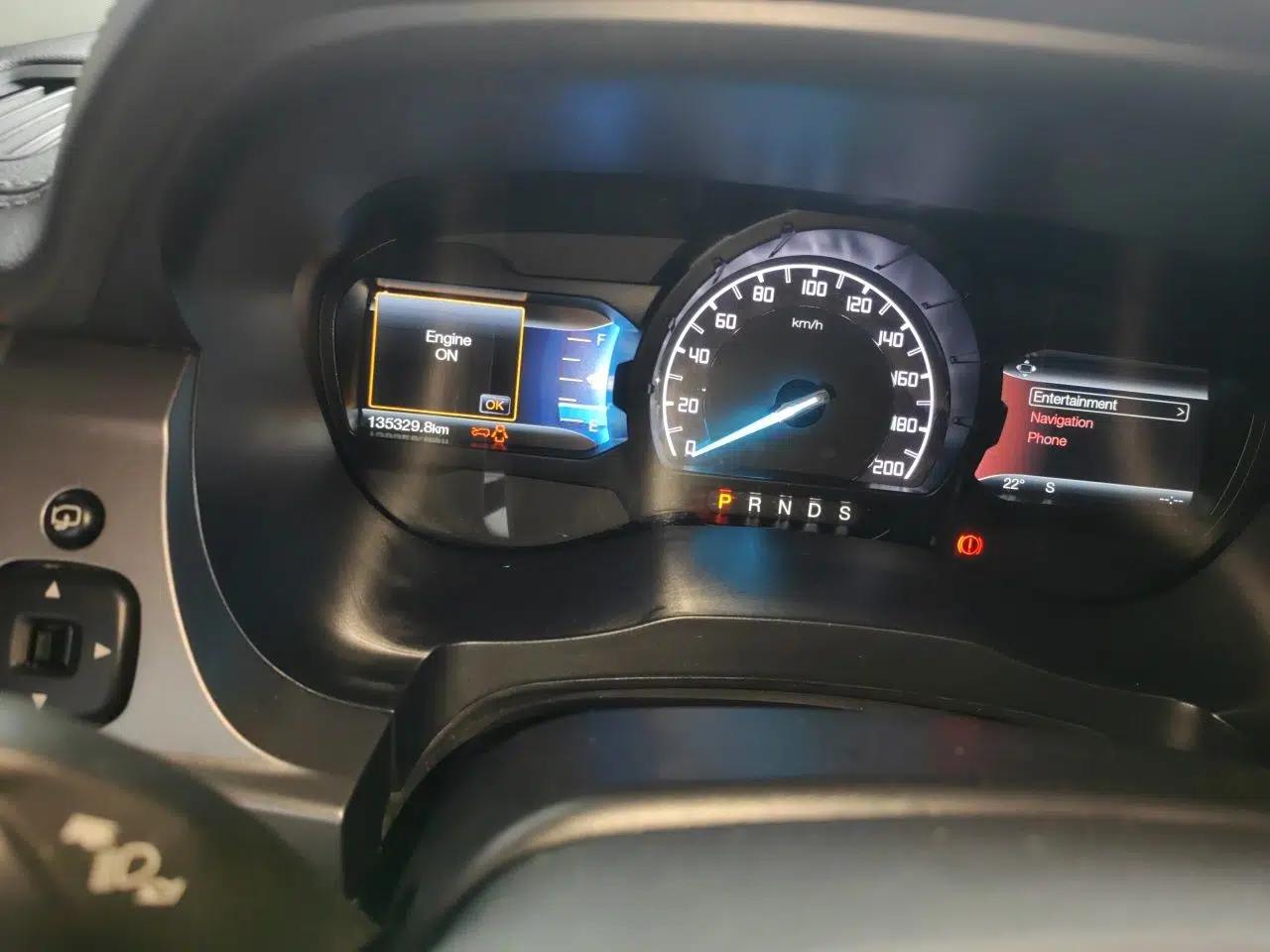 Ford Everest 2016 2.0T Gasoline Automatic 4x4 Luxury Edition — миниатюра 12
