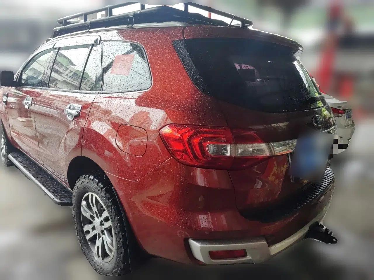 Ford Everest 2016 2.0T Gasoline Automatic 4x4 Luxury Edition — миниатюра 4
