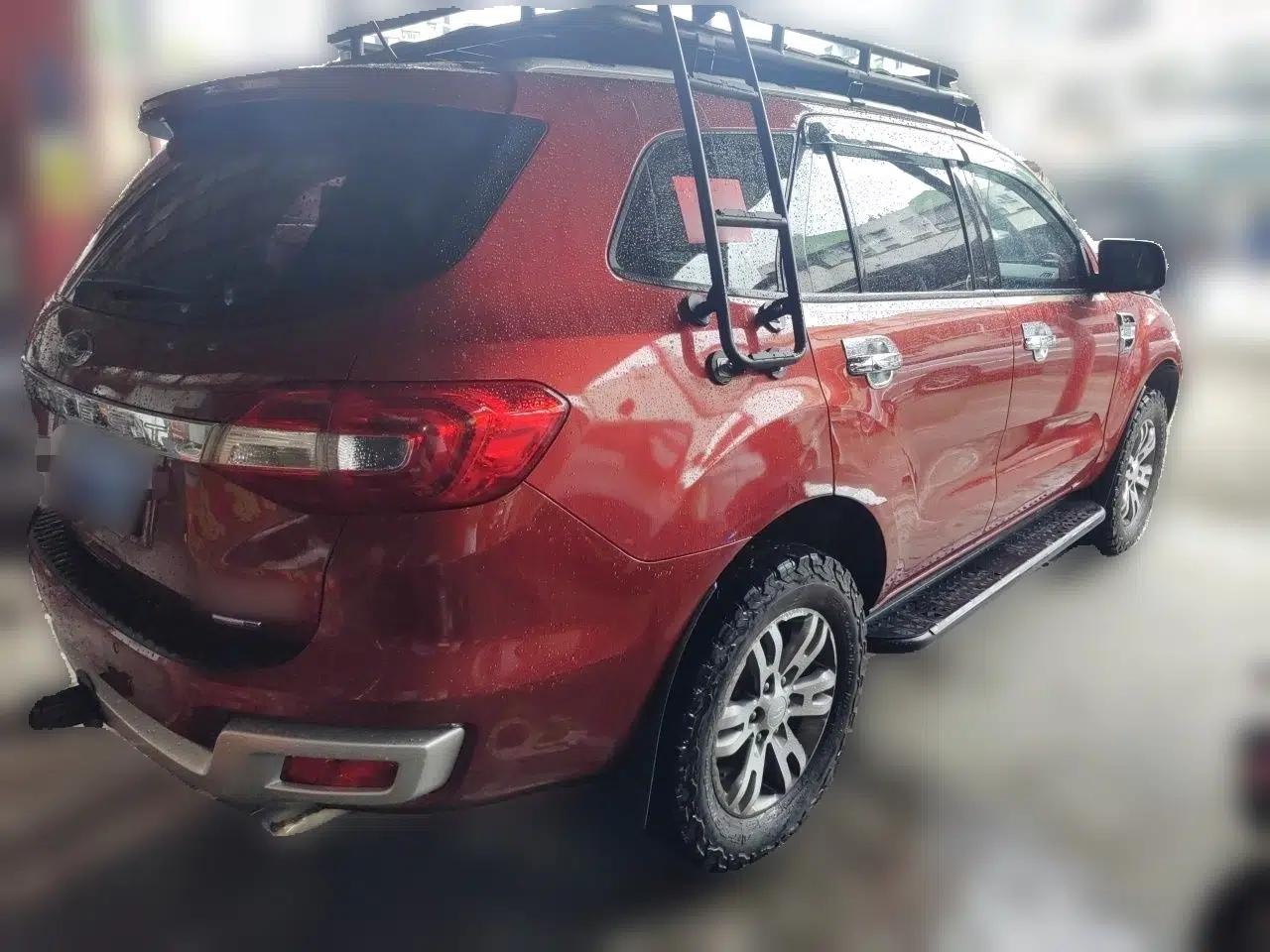 Ford Everest 2016 2.0T Gasoline Automatic 4x4 Luxury Edition — миниатюра 6