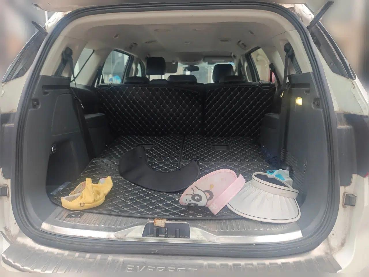 Ford Everest 2016 2.0T Gasoline Automatic Two-Wheel Drive Luxury Edition — миниатюра 19