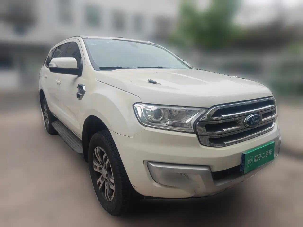 Ford Everest 2016 2.0T Gasoline Automatic Two-Wheel Drive Luxury Edition — миниатюра 3