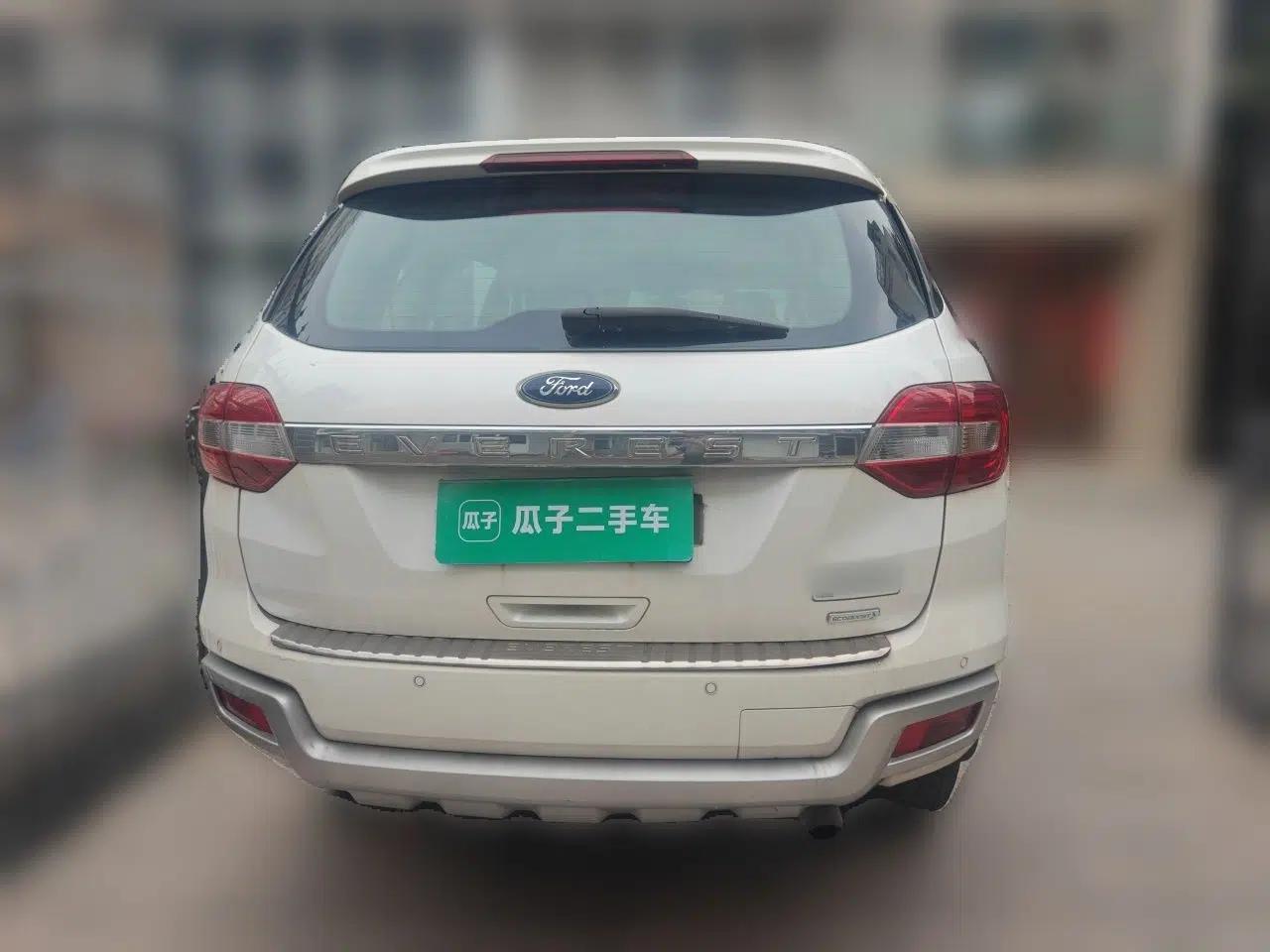Ford Everest 2016 2.0T Gasoline Automatic Two-Wheel Drive Luxury Edition — миниатюра 5