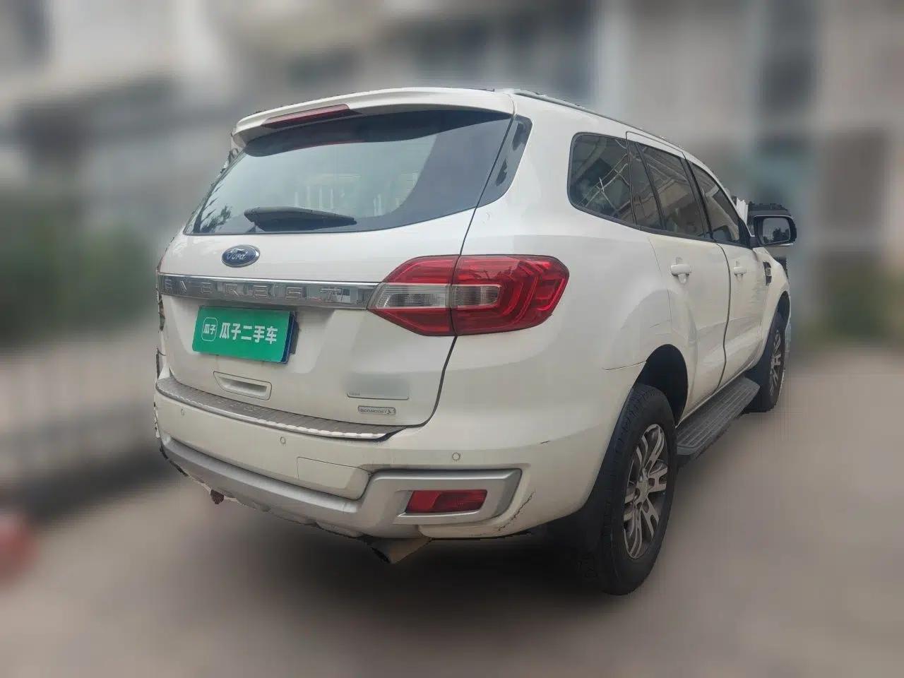 Ford Everest 2016 2.0T Gasoline Automatic Two-Wheel Drive Luxury Edition — миниатюра 6