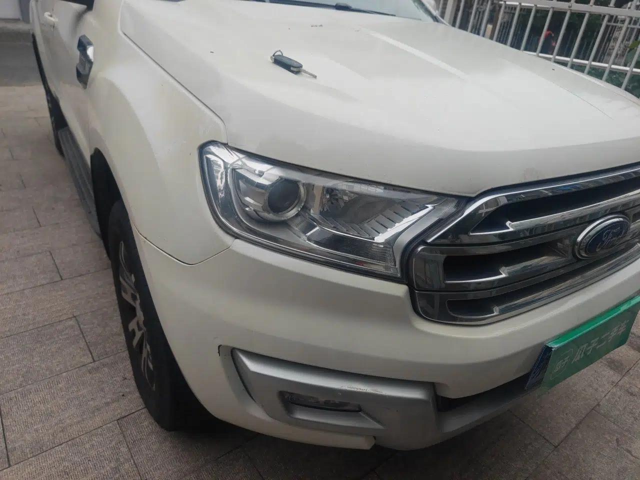 Ford Everest 2016 2.0T Gasoline Automatic Two-Wheel Drive Luxury Edition — миниатюра 7