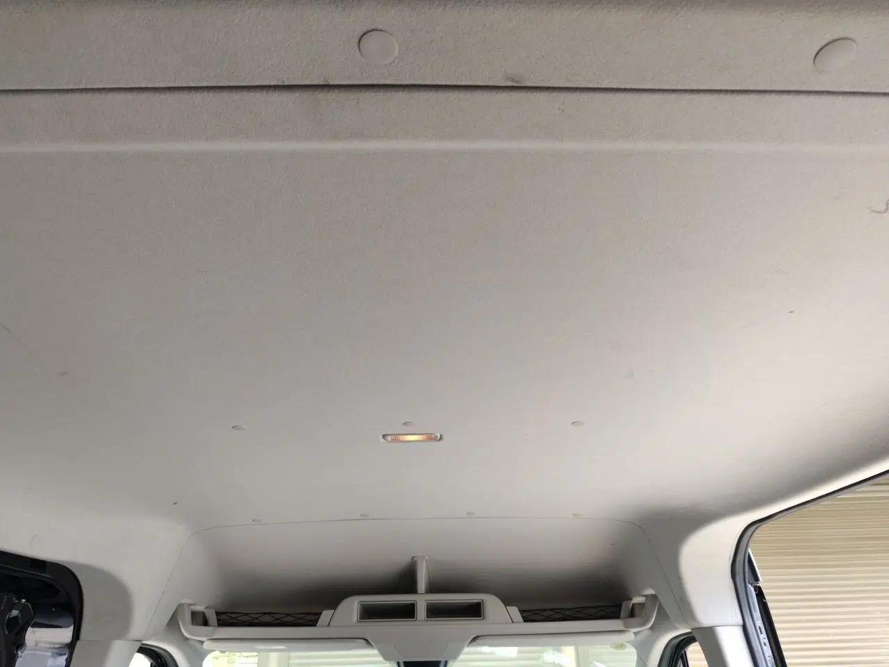 Ford Transit T8 2024 T8 2.0T Diesel Manual Mid-axle Mid-roof 6-seater Multi-function Version 2/2/2 — миниатюра 18
