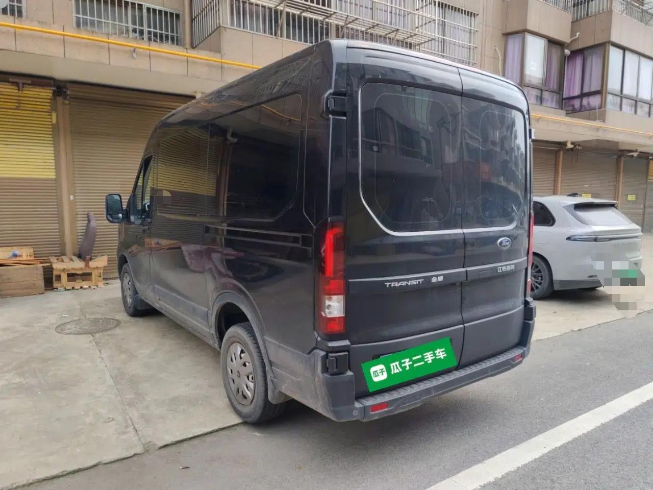 Ford Transit T8 2024 T8 2.0T Diesel Manual Mid-axle Mid-roof 6-seater Multi-function Version 2/2/2 — миниатюра 4