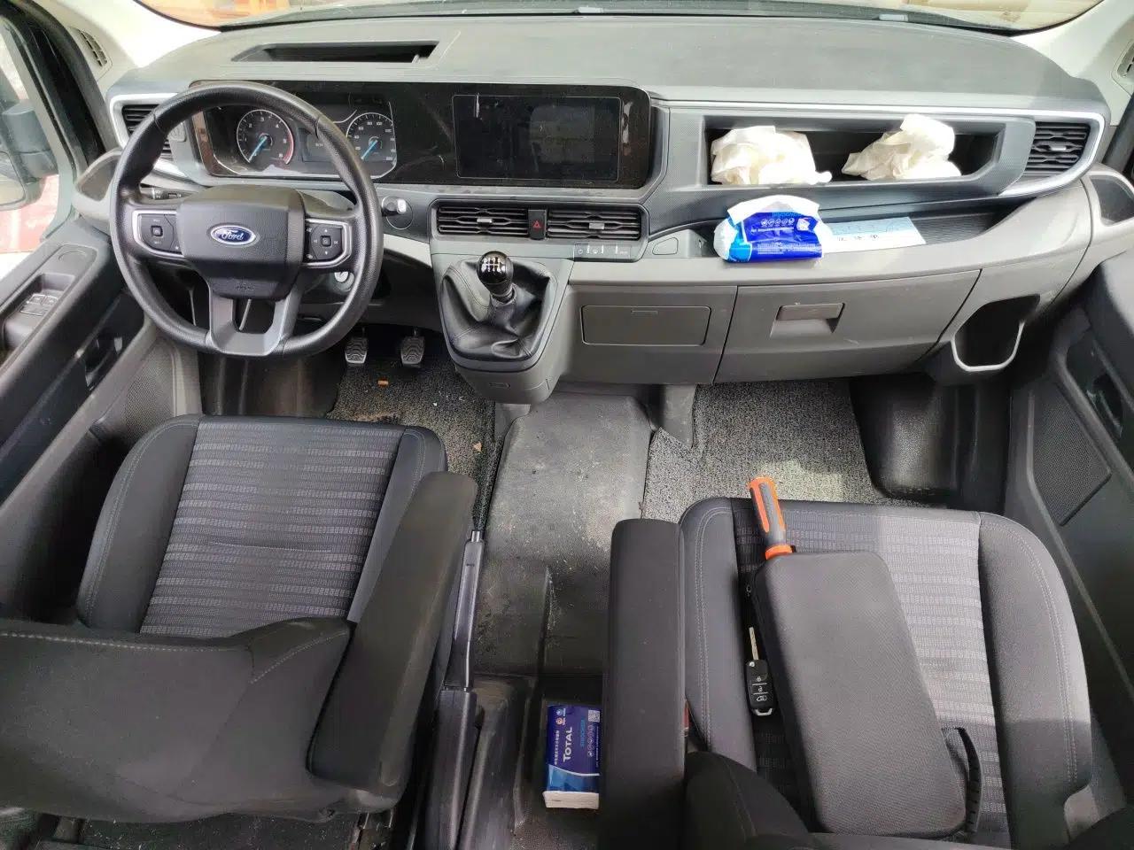 Ford Transit T8 2024 T8 2.0T Diesel Manual Mid-axle Mid-roof 6-seater Multi-function Version 2/2/2 — миниатюра 9