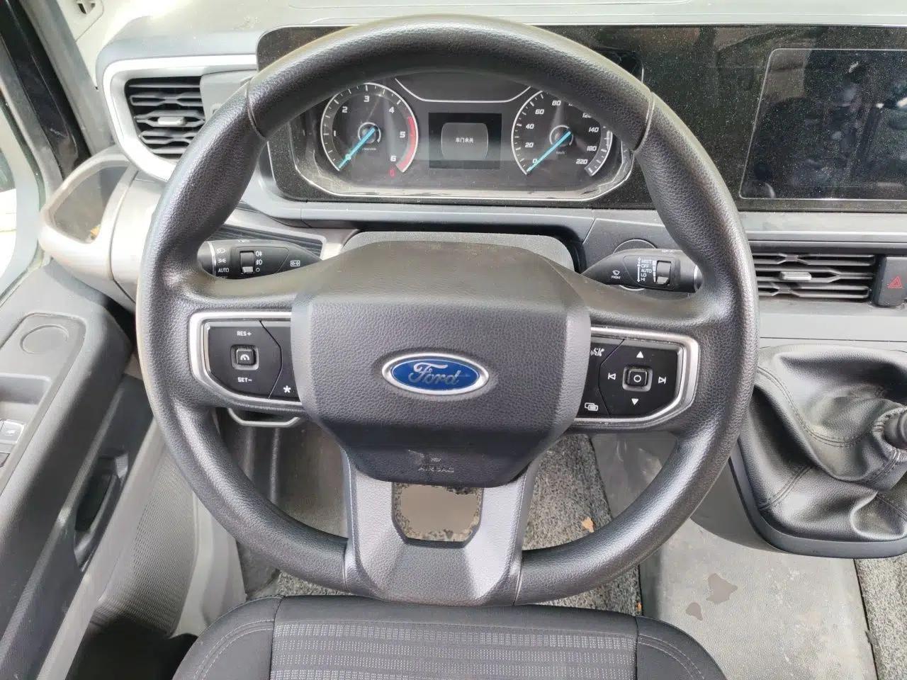 Ford Transit T8 2024 T8 2.0T Diesel Manual Mid-axle Mid-roof 6-seater Multi-function Version 2/2/2 — миниатюра 10