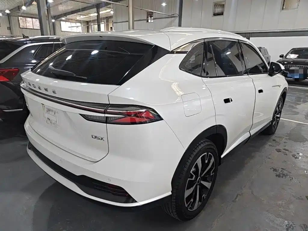 Roewe D5X DMH 2024 Model 135 Tech Edition — миниатюра 7