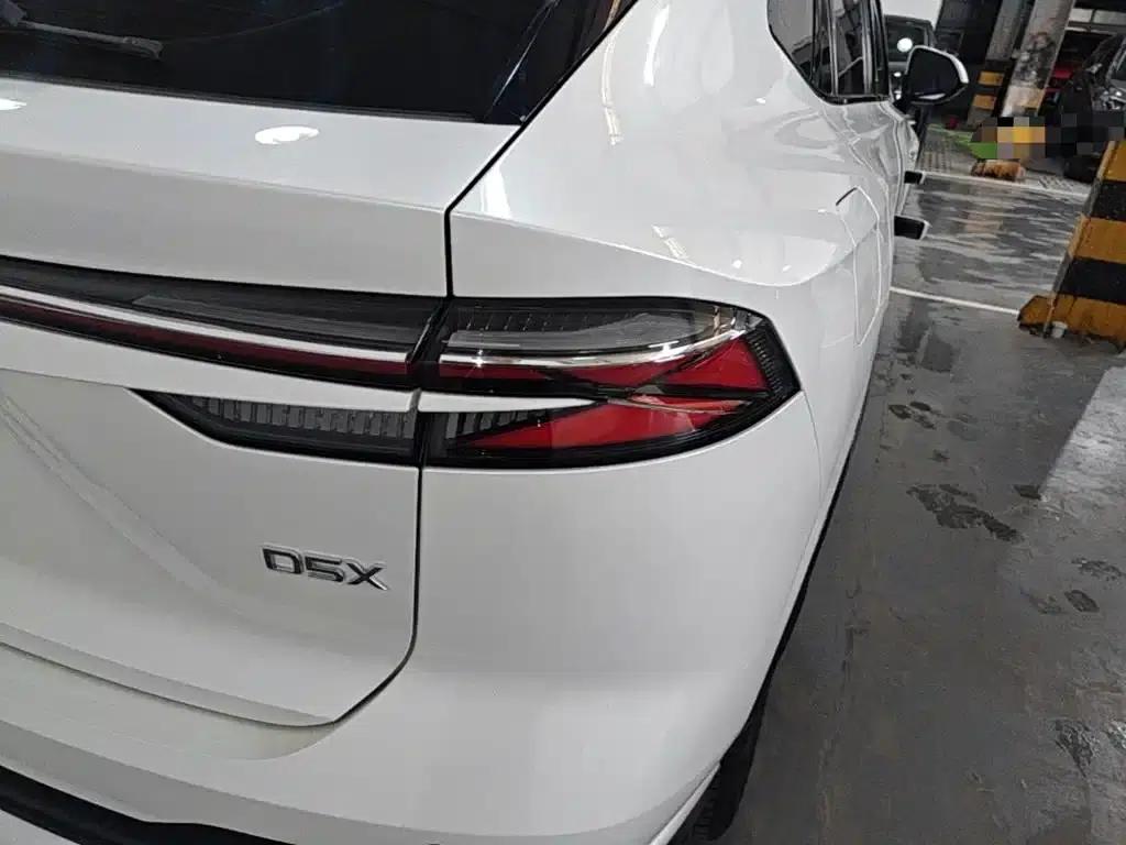 Roewe D5X DMH 2024 Model 135 Tech Edition — миниатюра 8