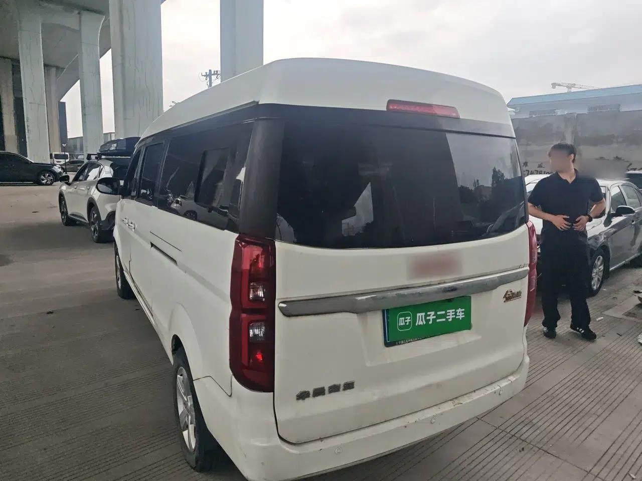 Jinbei Gold Hiace 2021 1.5L Passenger Van Travel Lion 7-Seater — миниатюра 4