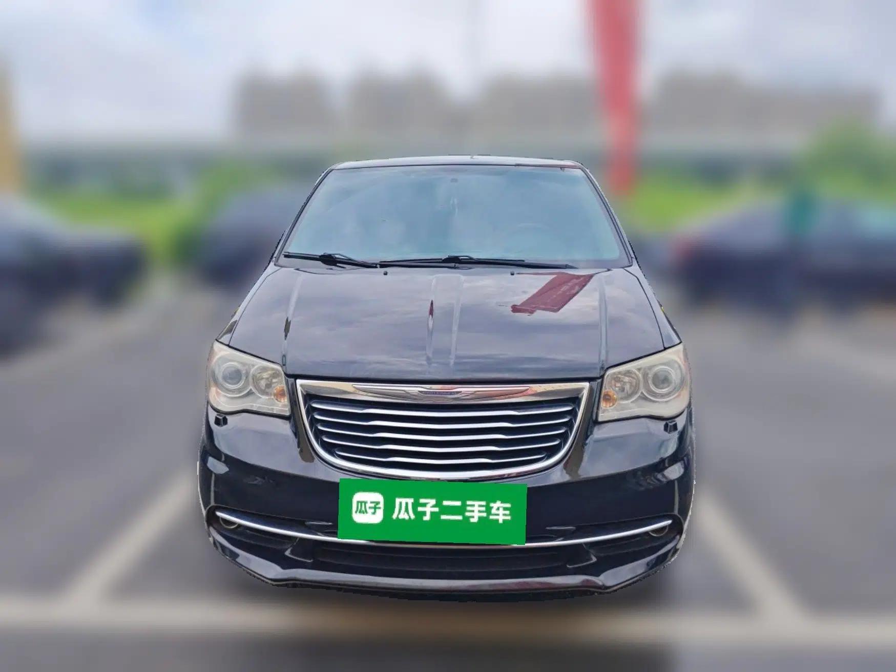 Chrysler Grand Voyager 2013 3.6L Luxury Edition — миниатюра 2
