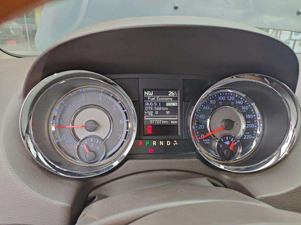 Chrysler Grand Voyager 2013 3.6L Luxury Edition — миниатюра 11
