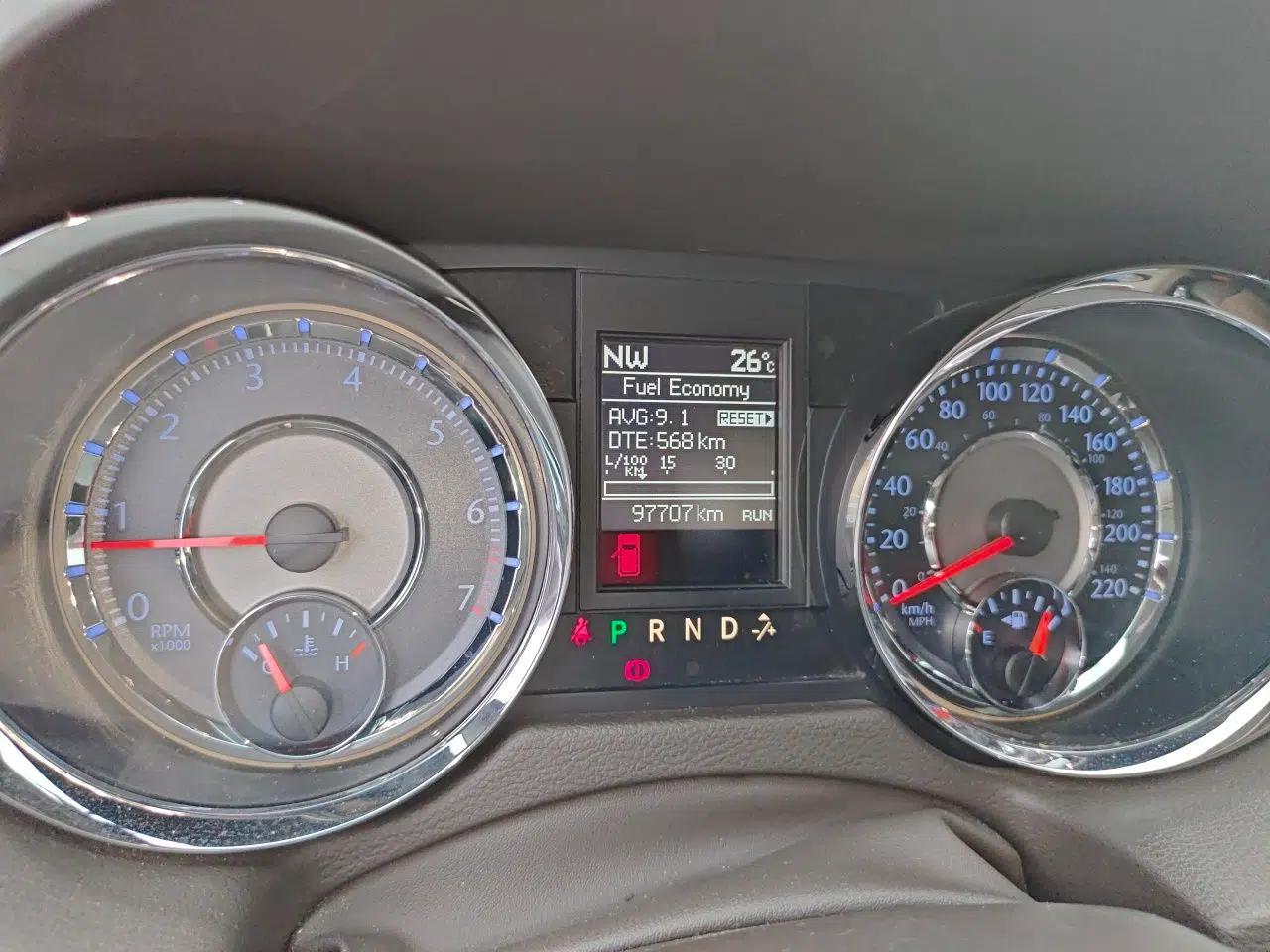 Chrysler Grand Voyager 2013 3.6L Luxury Edition — миниатюра 12