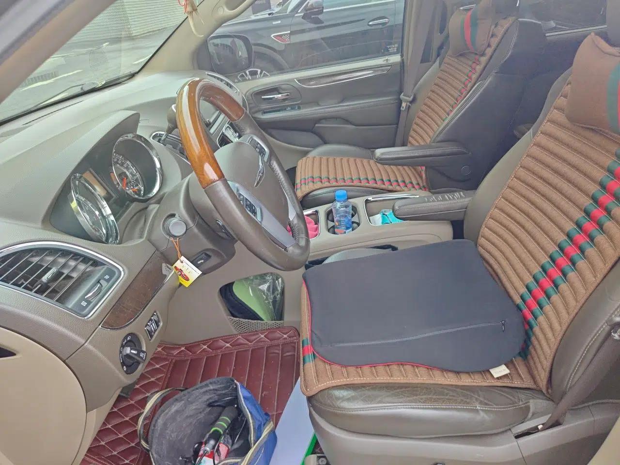 Chrysler Grand Voyager 2013 3.6L Luxury Edition — миниатюра 15