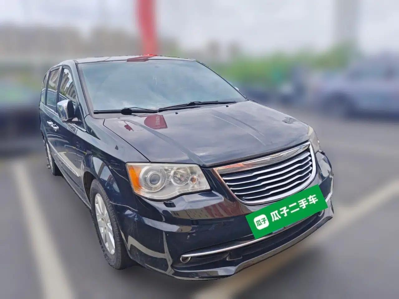 Chrysler Grand Voyager 2013 3.6L Luxury Edition — миниатюра 3