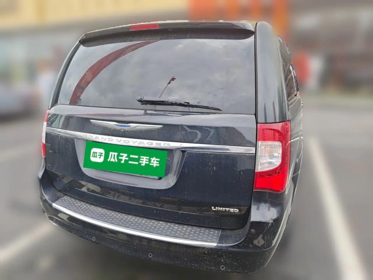 Chrysler Grand Voyager 2013 3.6L Luxury Edition — миниатюра 5