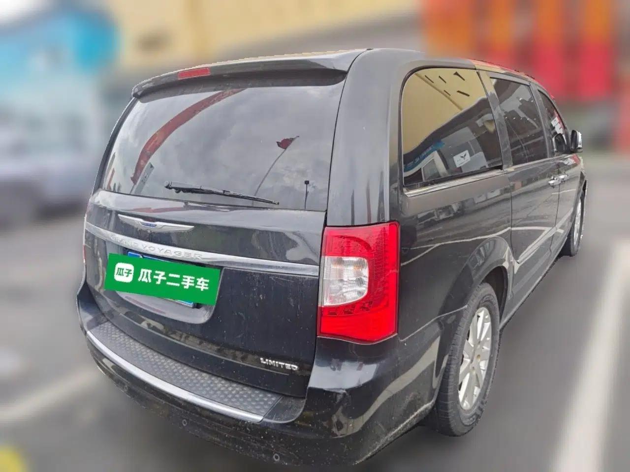 Chrysler Grand Voyager 2013 3.6L Luxury Edition — миниатюра 6