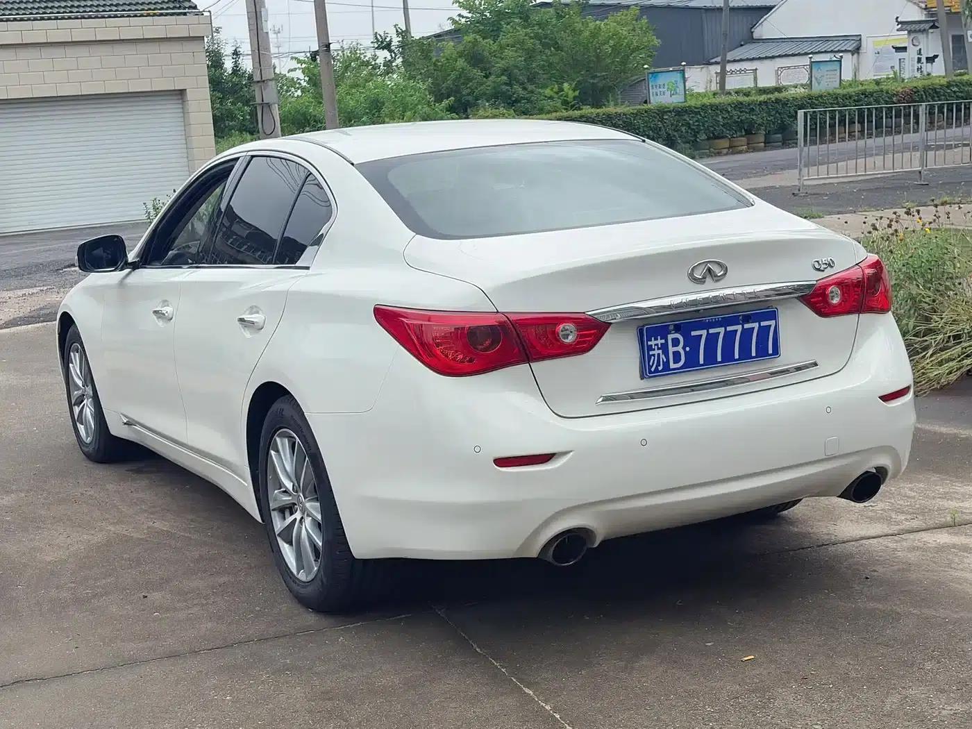 Infiniti Q50 2014 2.0T Comfort Edition — миниатюра 15