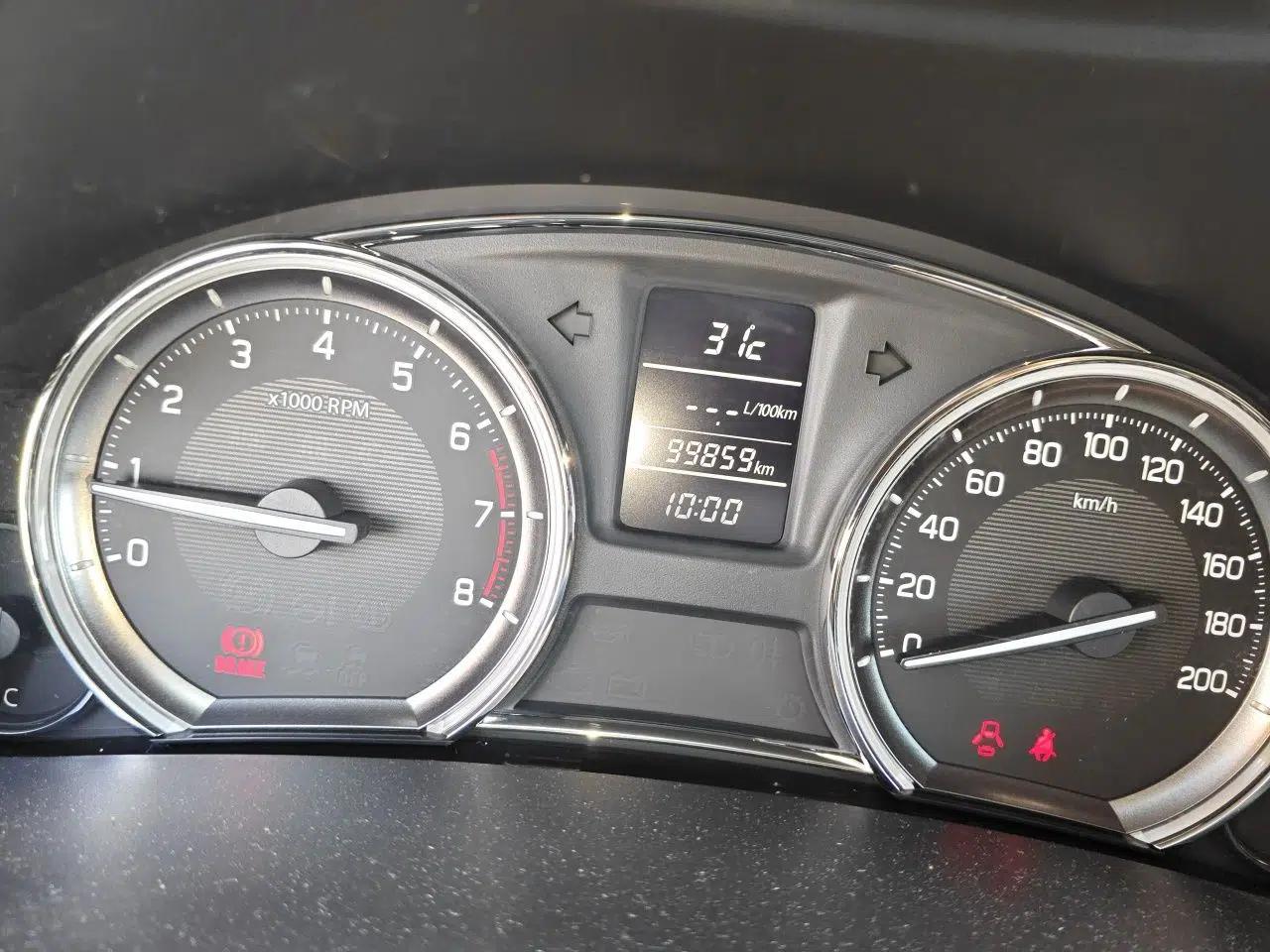 Suzuki Alivio 2015 1.6L Manual Comfort Model — миниатюра 12