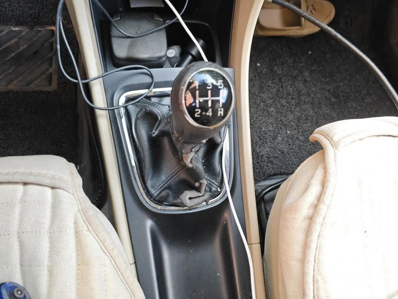 Suzuki Alivio 2015 1.6L Manual Comfort Model — миниатюра 14