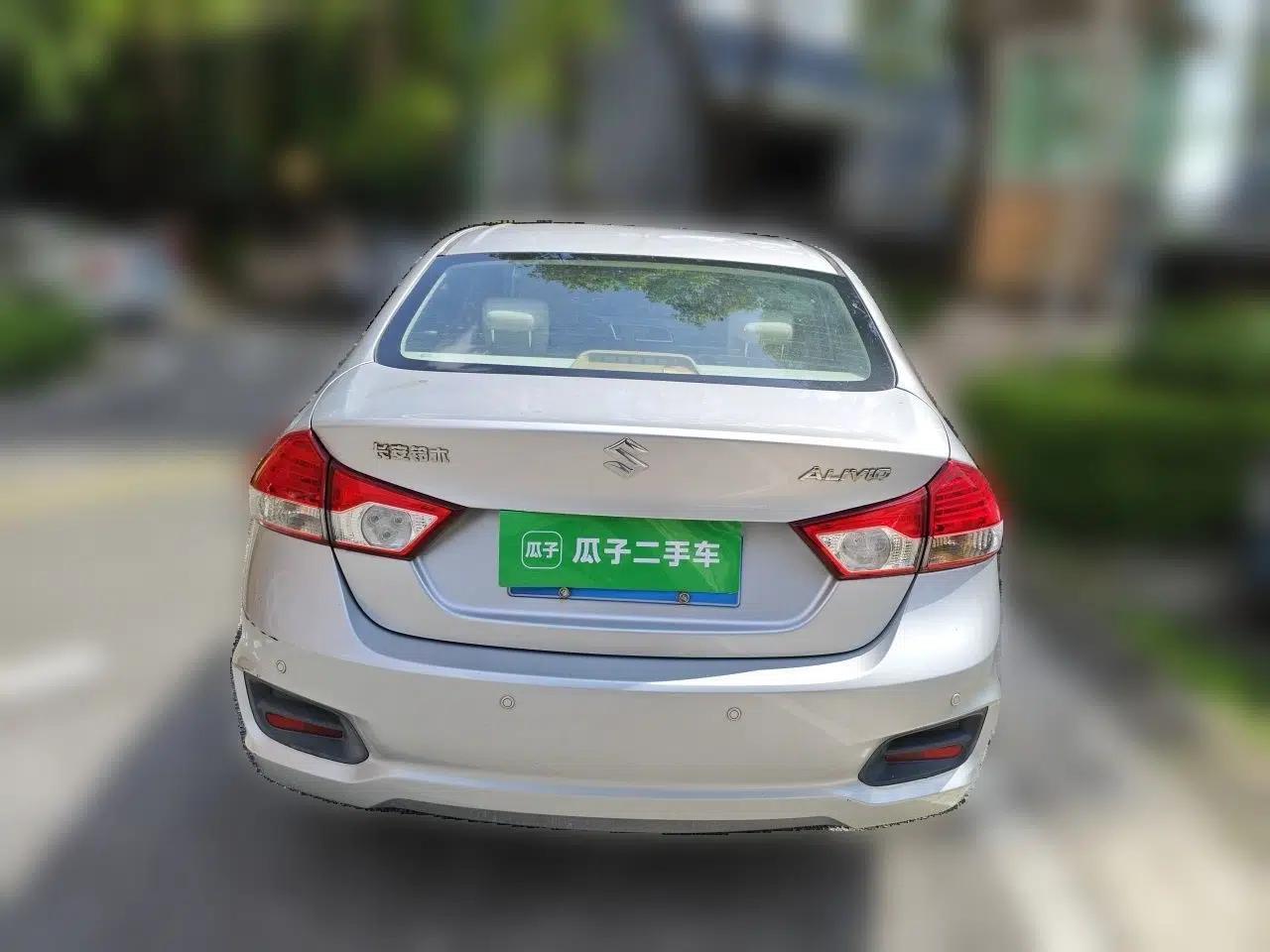 Suzuki Alivio 2015 1.6L Manual Comfort Model — миниатюра 5
