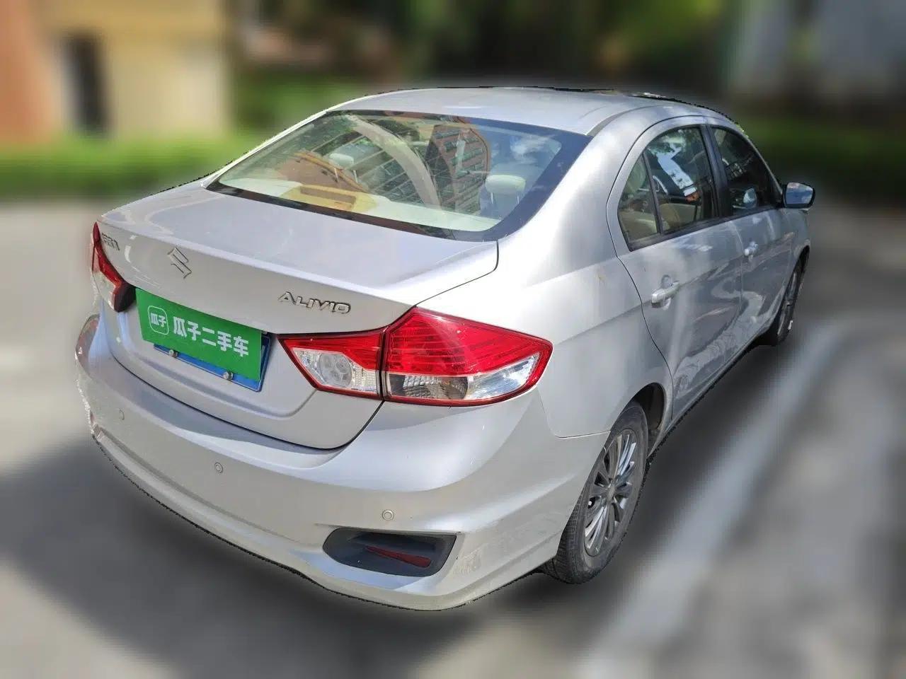Suzuki Alivio 2015 1.6L Manual Comfort Model — миниатюра 6