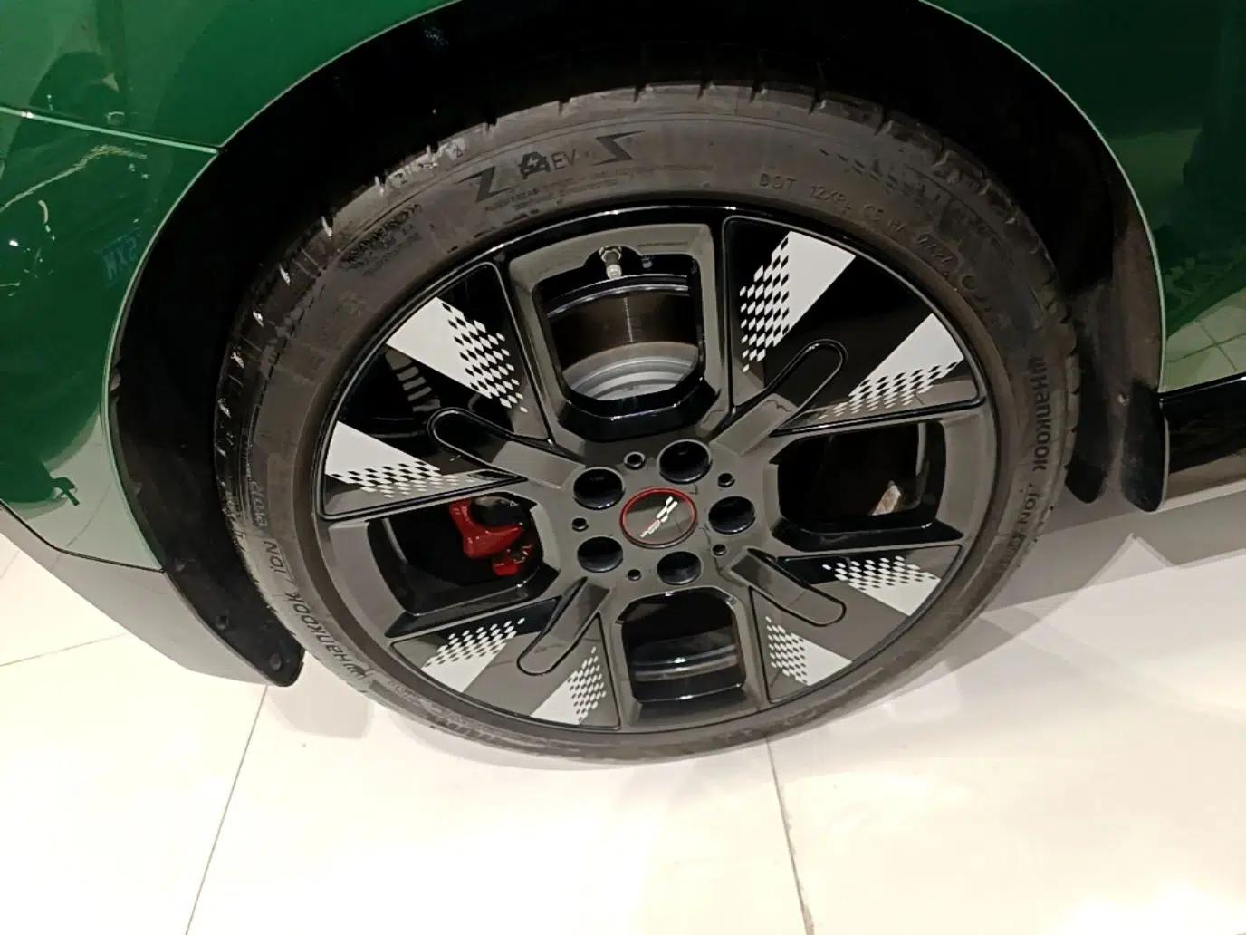 MINI Electric COOPER JCW 2025 JOHN COOPER WORKS — миниатюра 11