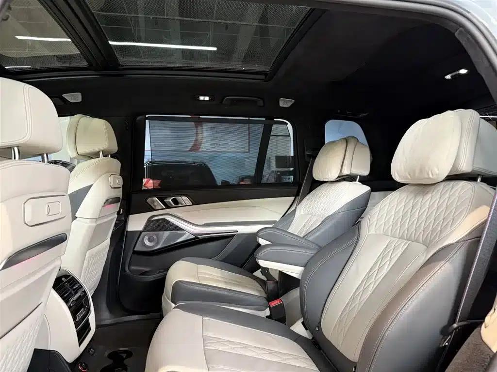 2023 BMW X7 M60i xDrive M60i — миниатюра 18