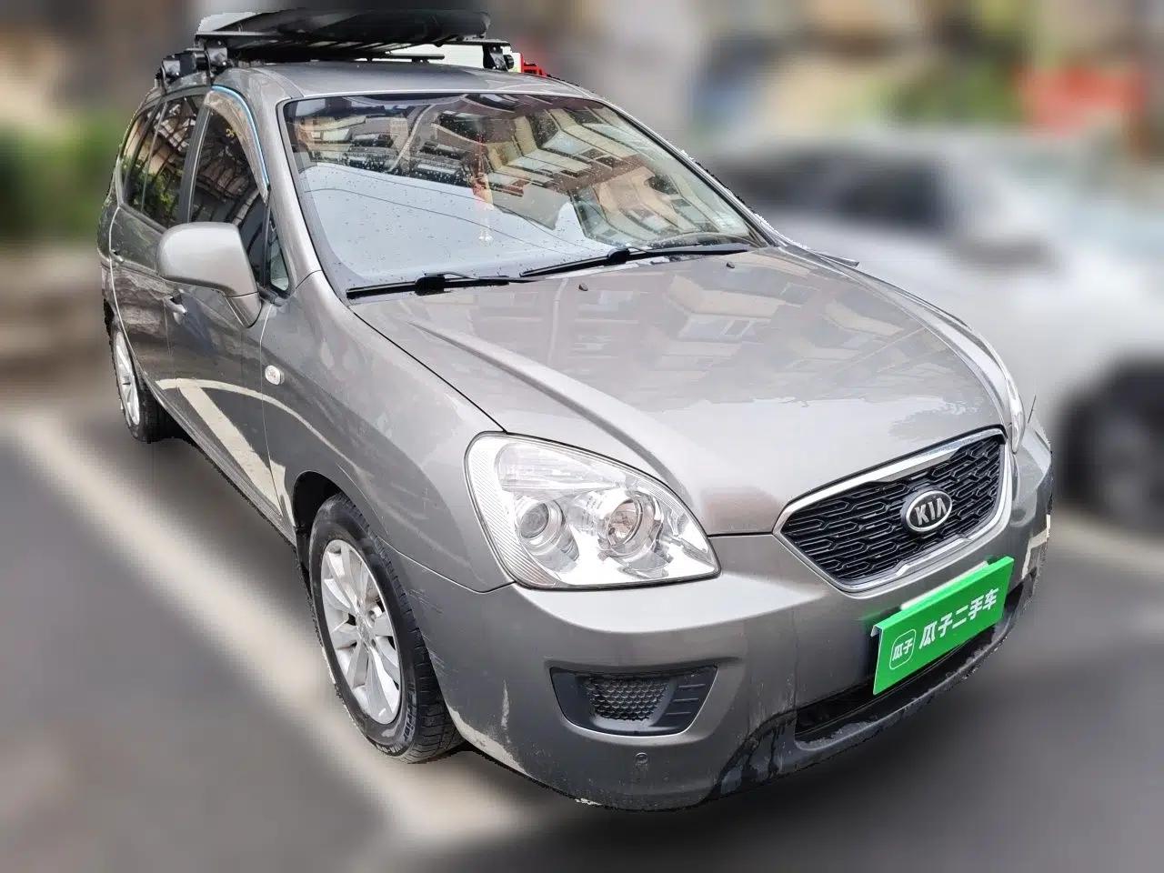 Kia Carens 2011 1.6L 5-Seater Manual Comfort Edition — миниатюра 3