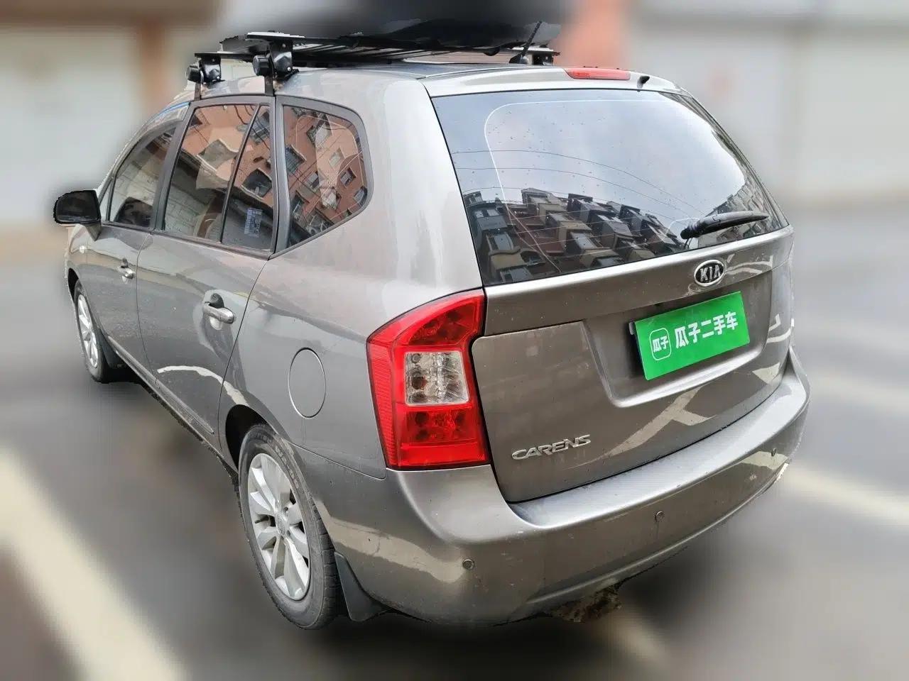 Kia Carens 2011 1.6L 5-Seater Manual Comfort Edition — миниатюра 4