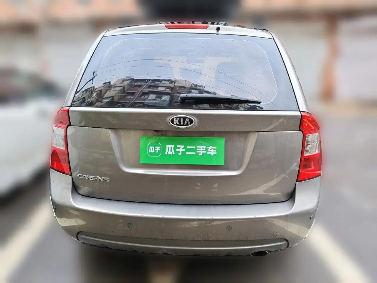 Kia Carens 2011 1.6L 5-Seater Manual Comfort Edition — миниатюра 5