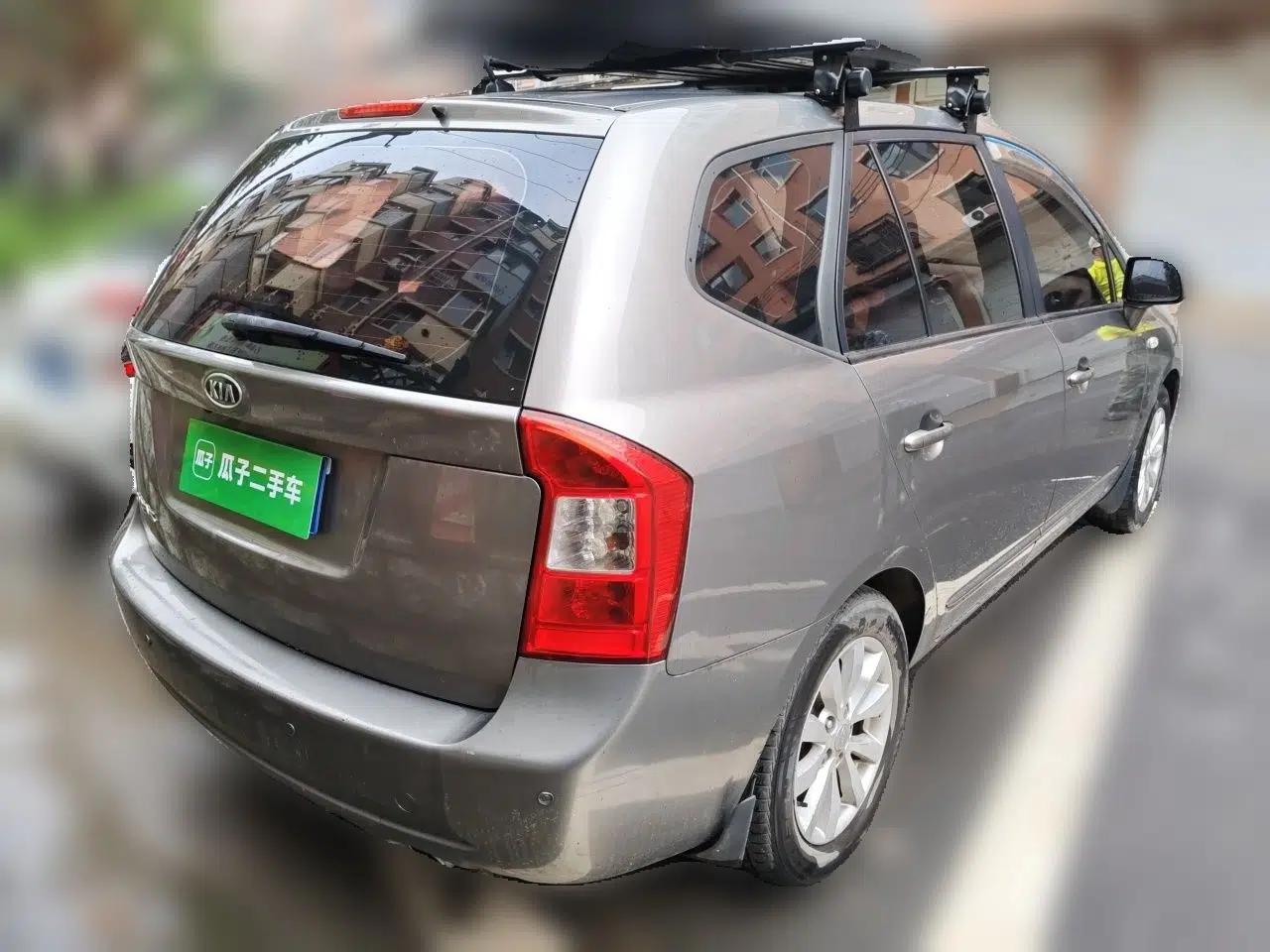 Kia Carens 2011 1.6L 5-Seater Manual Comfort Edition — миниатюра 6