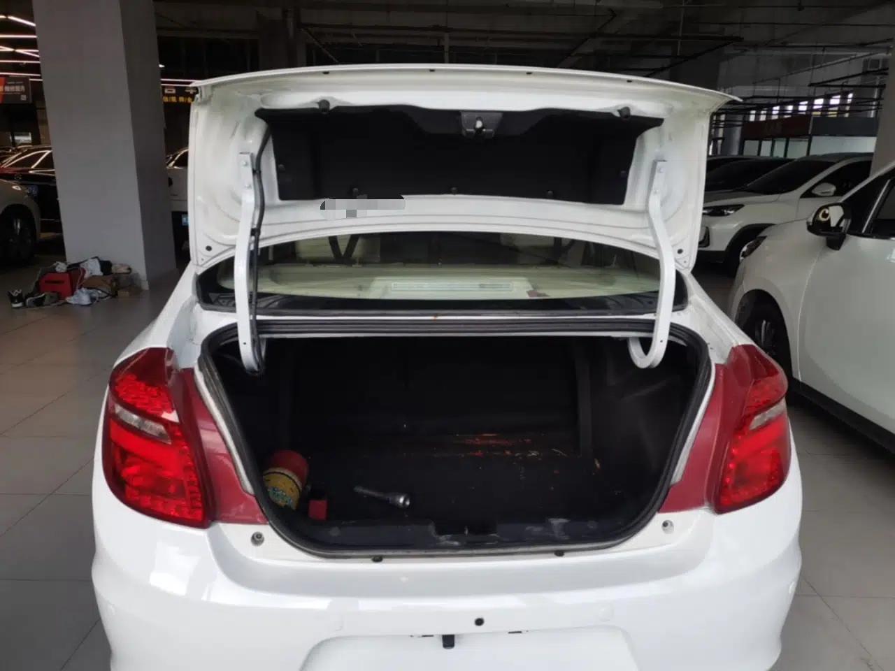 Chery E3 2015 1.5L Manual Fashion Model — миниатюра 22