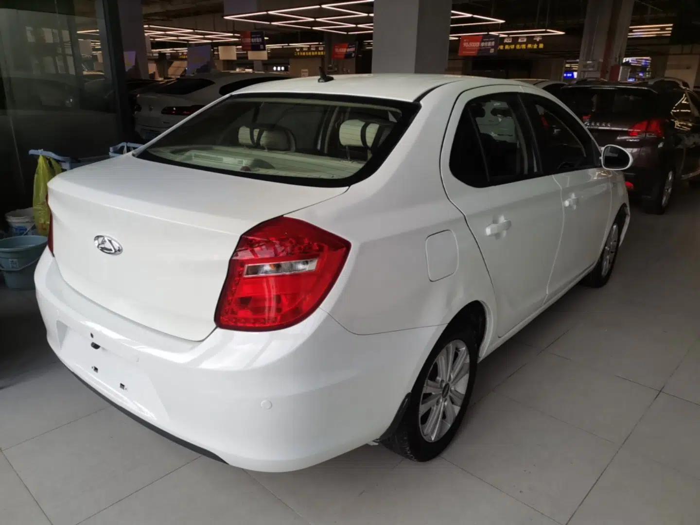 Chery E3 2015 1.5L Manual Fashion Model — миниатюра 6