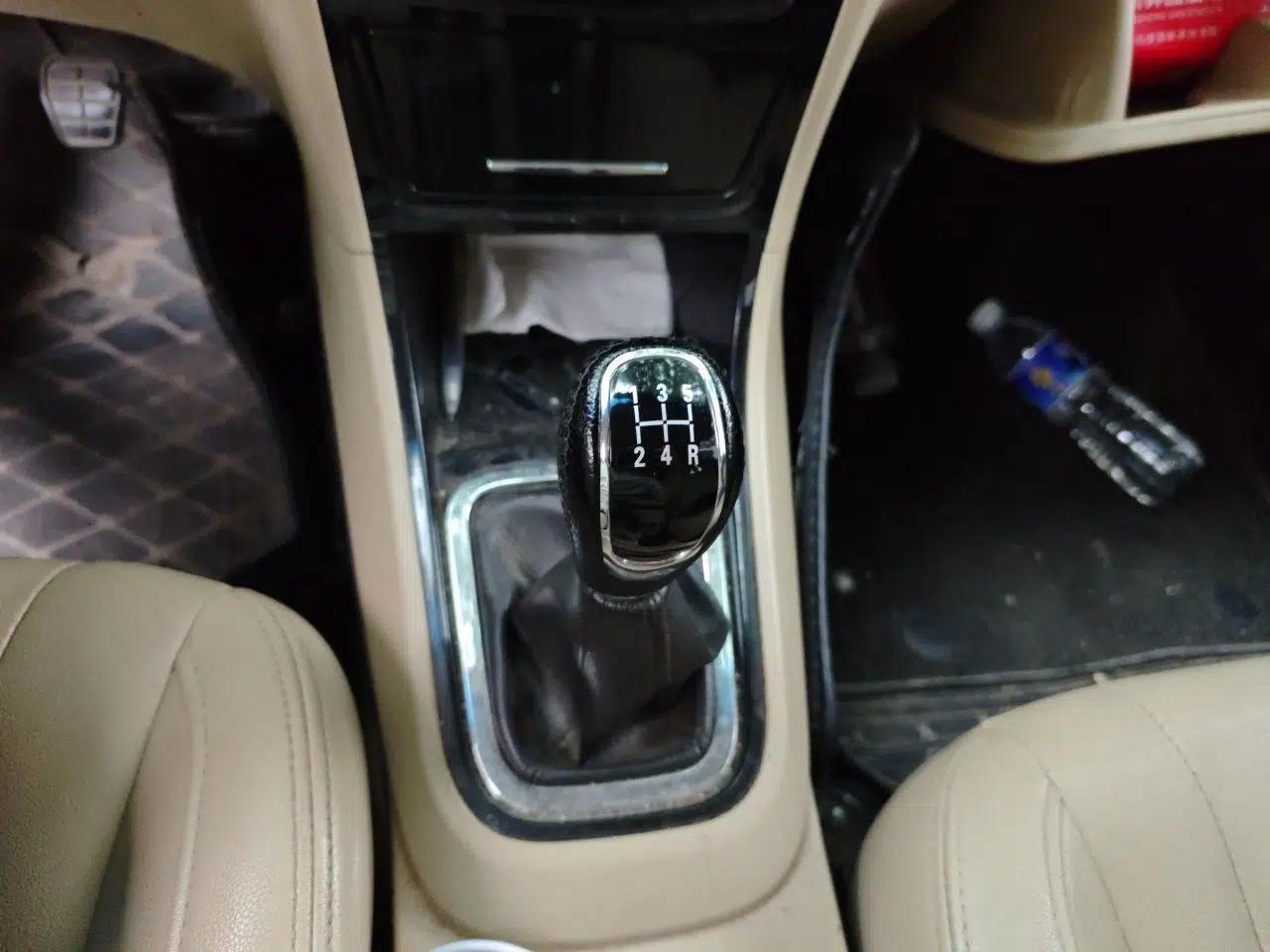 Chery E3 2013 1.5L Manual ZhiShang Model — миниатюра 14