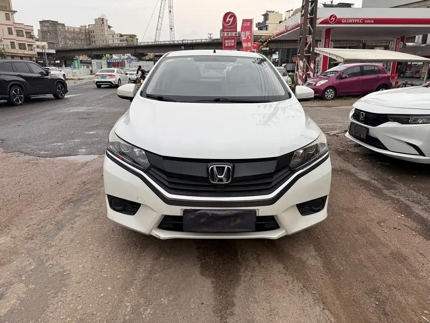 2016 Honda Greiz 1.5L CVT Classic Edition — миниатюра 2