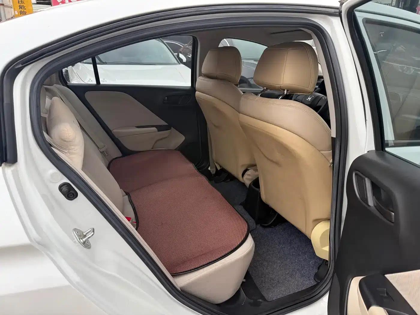 2016 Honda Greiz 1.5L CVT Classic Edition — миниатюра 12